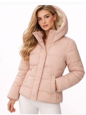 Abercrombie & Fitch Light Pink Quilted Puffer Jacket with Hood